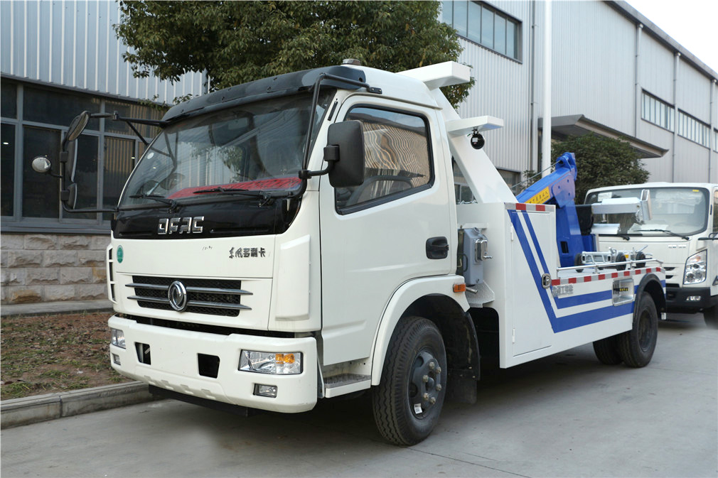 東風(fēng)多利卡黃牌一拖一清障車