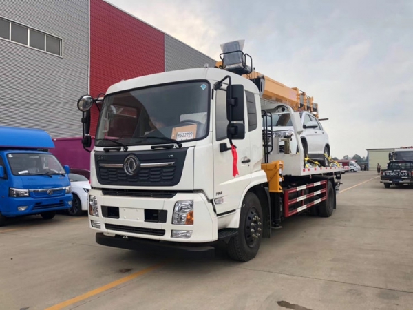 東風(fēng)天錦湖北帶吊清障車價格14w